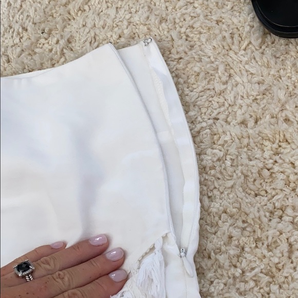 FATE white small tassel skirt - Picture 3 of 4